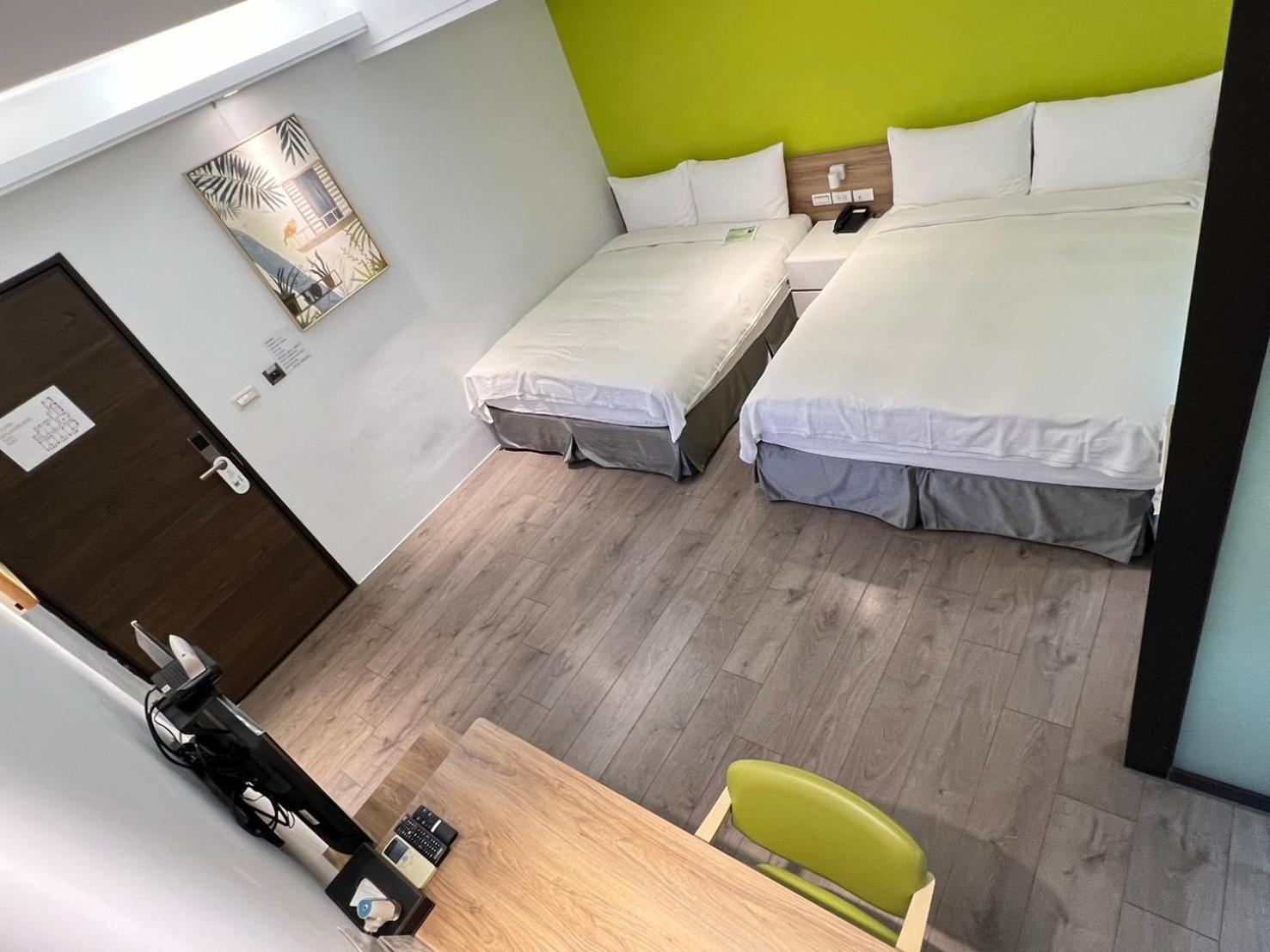 Greenight Hotel Taichung Bagian luar foto